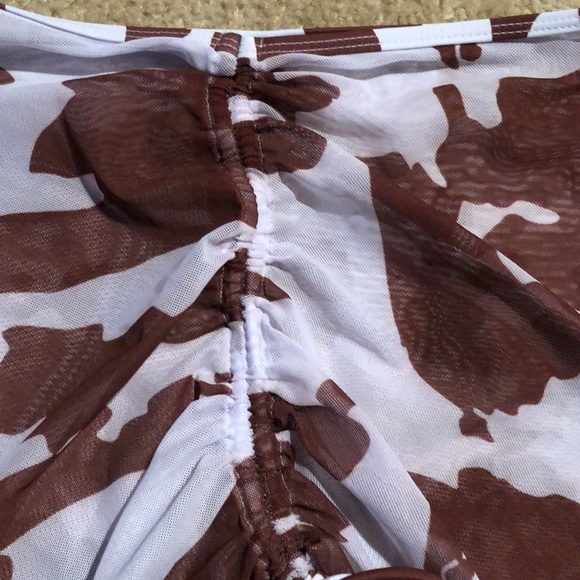 Giraffe print beach / pool coverup skirt - Picture 4 of 9